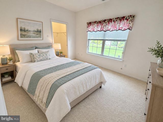15 FOXCHASE DR, Burlington, NJ 08016