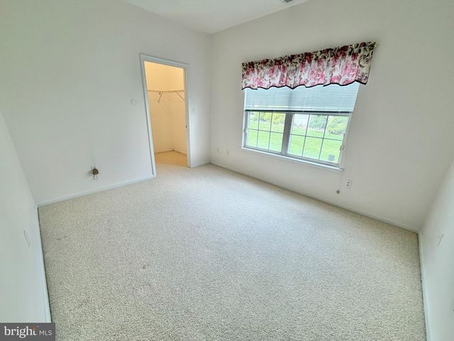 15 FOXCHASE DR, Burlington, NJ 08016