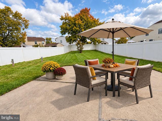 15 FOXCHASE DR, Burlington, NJ 08016