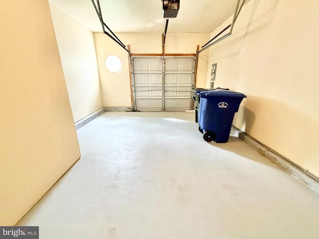 15 FOXCHASE DR, Burlington, NJ 08016
