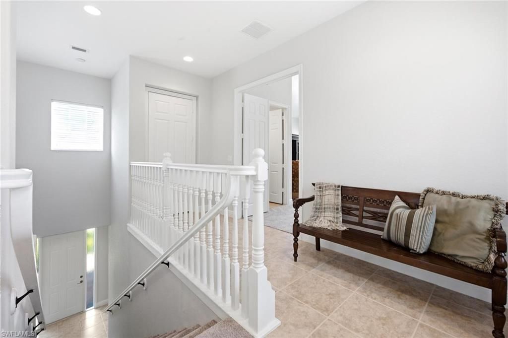 7877 Hawthorne DR 104, NAPLES, FL 34113 — photo 4