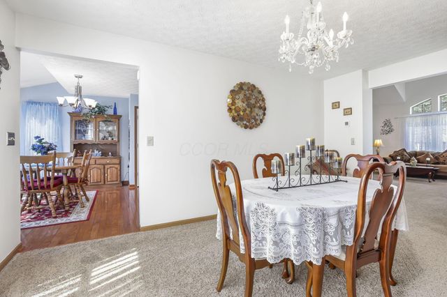 6324 Rossmore Lane, Canal Winchester, OH 43110