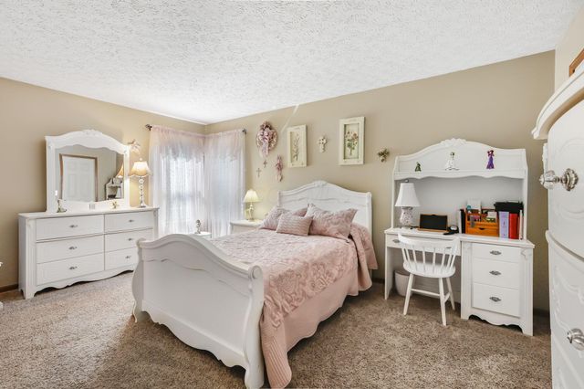 6324 Rossmore Lane, Canal Winchester, OH 43110