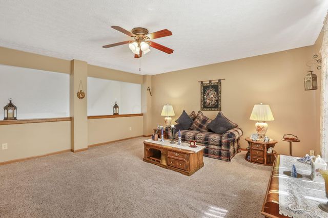 6324 Rossmore Lane, Canal Winchester, OH 43110