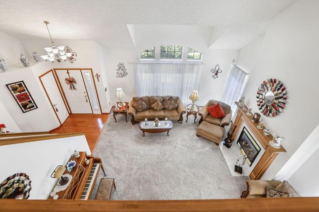 6324 Rossmore Lane, Canal Winchester, OH 43110