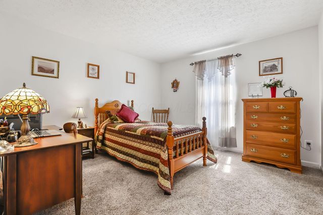 6324 Rossmore Lane, Canal Winchester, OH 43110