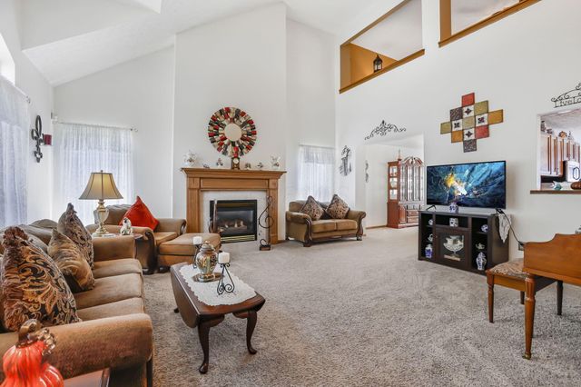 6324 Rossmore Lane, Canal Winchester, OH 43110