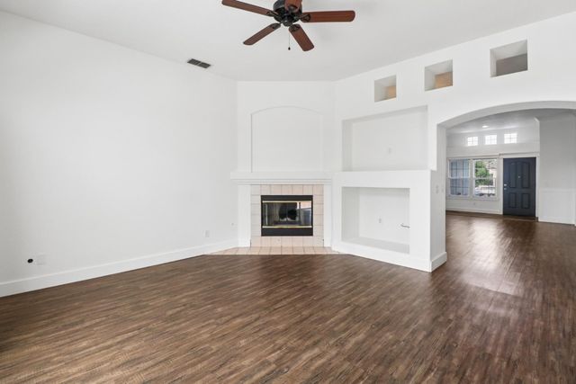 10064 Oglethorpe Way, Elk Grove, CA 95624