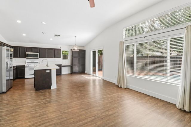 10064 Oglethorpe Way, Elk Grove, CA 95624