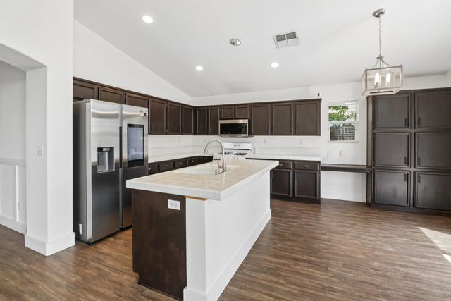 10064 Oglethorpe Way, Elk Grove, CA 95624
