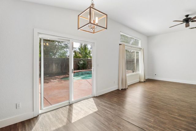 10064 Oglethorpe Way, Elk Grove, CA 95624
