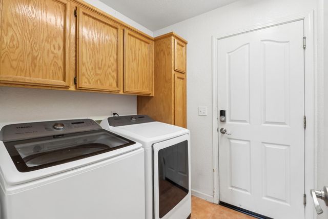 10064 Oglethorpe Way, Elk Grove, CA 95624
