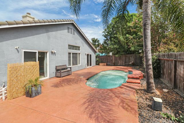 10064 Oglethorpe Way, Elk Grove, CA 95624