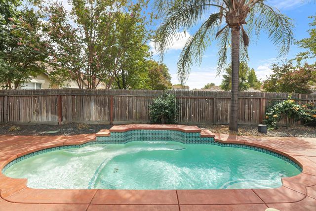 10064 Oglethorpe Way, Elk Grove, CA 95624