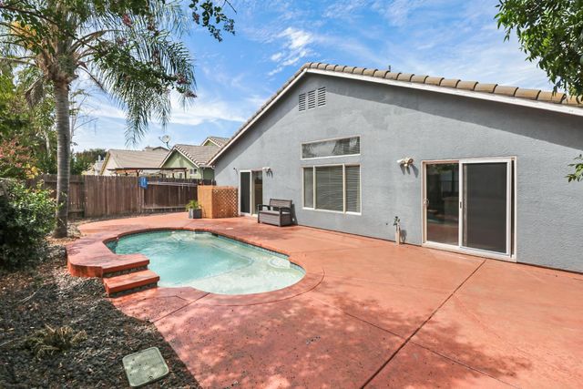 10064 Oglethorpe Way, Elk Grove, CA 95624