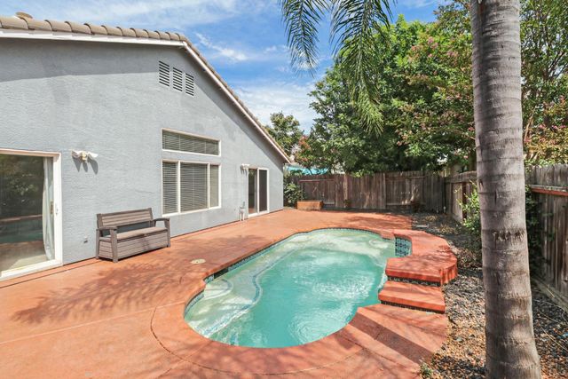 10064 Oglethorpe Way, Elk Grove, CA 95624