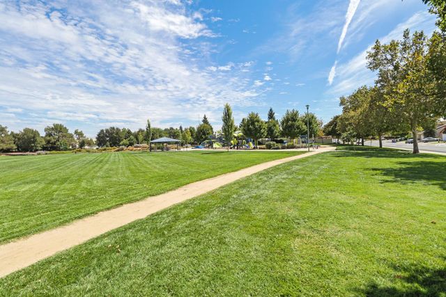 10064 Oglethorpe Way, Elk Grove, CA 95624