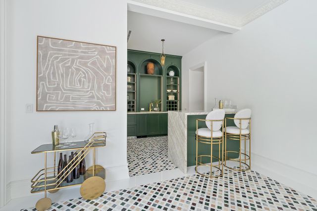 206 Phipps Plaza, Palm Beach, FL 33480