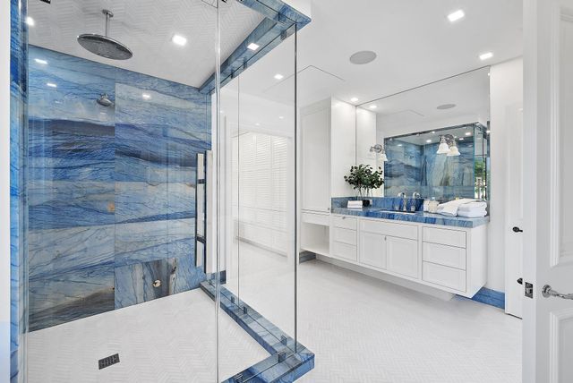 206 Phipps Plaza, Palm Beach, FL 33480