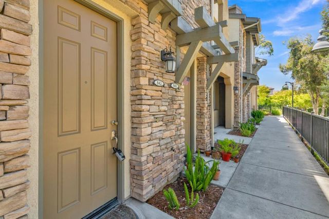 842 Tarragon Lane 1203, San Luis Obispo, CA 93401