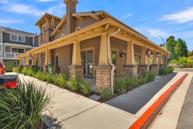 842 Tarragon Lane 1203, San Luis Obispo, CA 93401