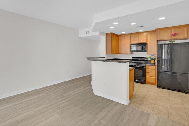 842 Tarragon Lane 1203, San Luis Obispo, CA 93401