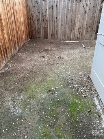 318 Nita Lane, Bakersfield, CA 93308