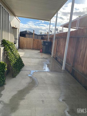 318 Nita Lane, Bakersfield, CA 93308