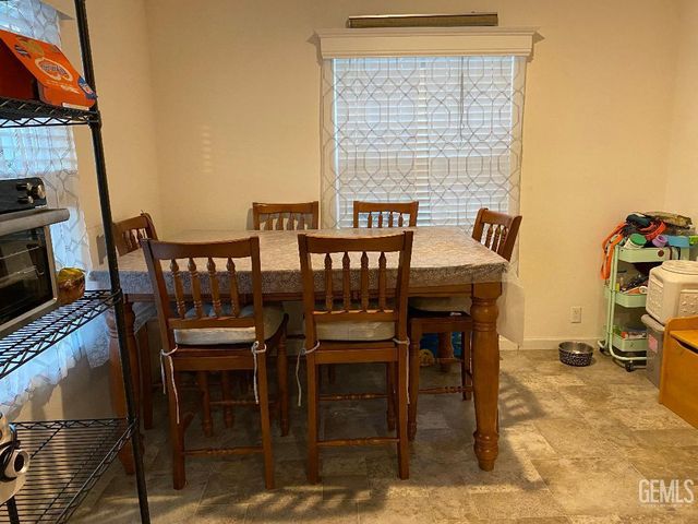 318 Nita Lane, Bakersfield, CA 93308
