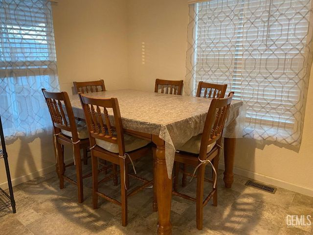 318 Nita Lane, Bakersfield, CA 93308