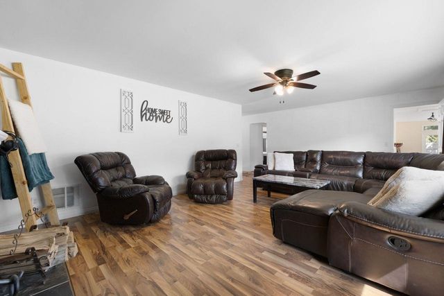 2 Green Way, Minot, ND 58701