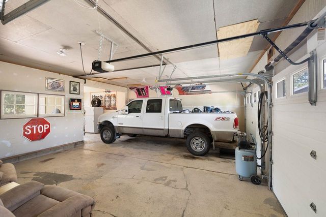 2 Green Way, Minot, ND 58701