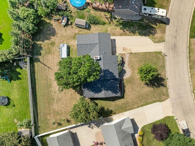2 Green Way, Minot, ND 58701