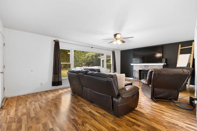 2 Green Way, Minot, ND 58701