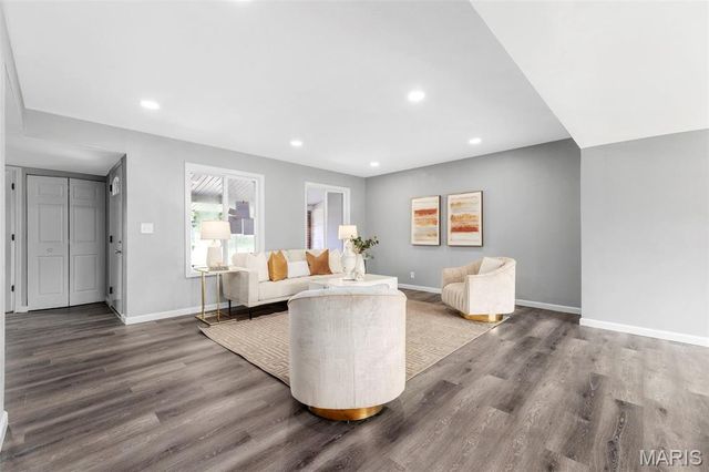 12270 Winterset Drive, Florissant, MO 63033