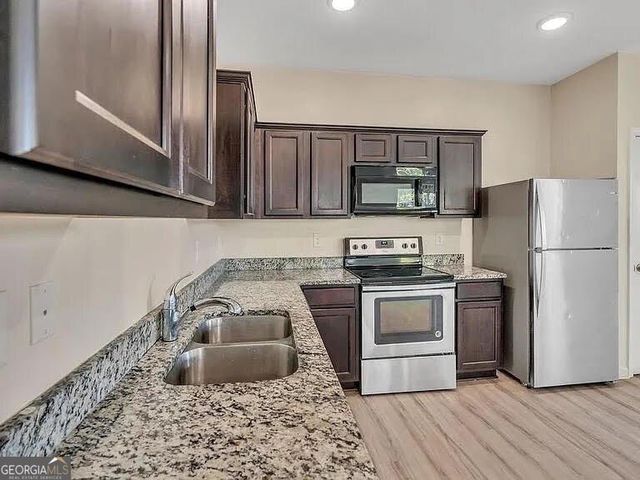 1938 Millstream Hollow, Conyers, GA 30012