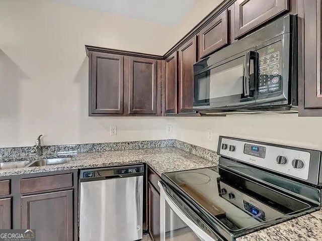 1938 Millstream Hollow, Conyers, GA 30012