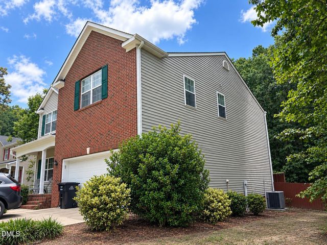 166 River Hills Drive, Clayton, NC 27527