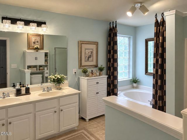 166 River Hills Drive, Clayton, NC 27527