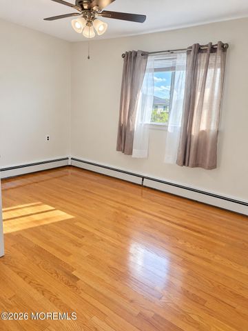 22 Biabou Drive, Toms River, NJ 08757
