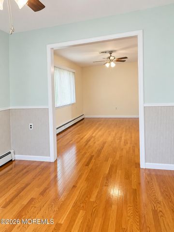 22 Biabou Drive, Toms River, NJ 08757