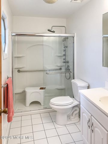 22 Biabou Drive, Toms River, NJ 08757