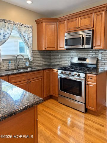 22 Biabou Drive, Toms River, NJ 08757