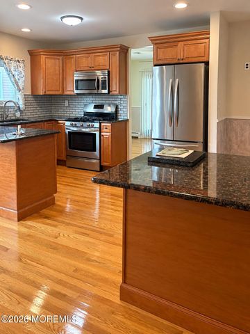 22 Biabou Drive, Toms River, NJ 08757