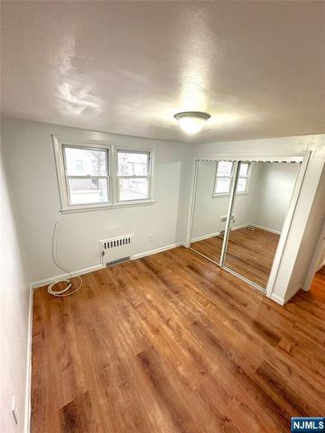 10 Anderson Avenue, Moonachie, NJ 07074