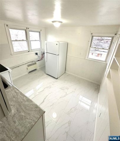 10 Anderson Avenue, Moonachie, NJ 07074