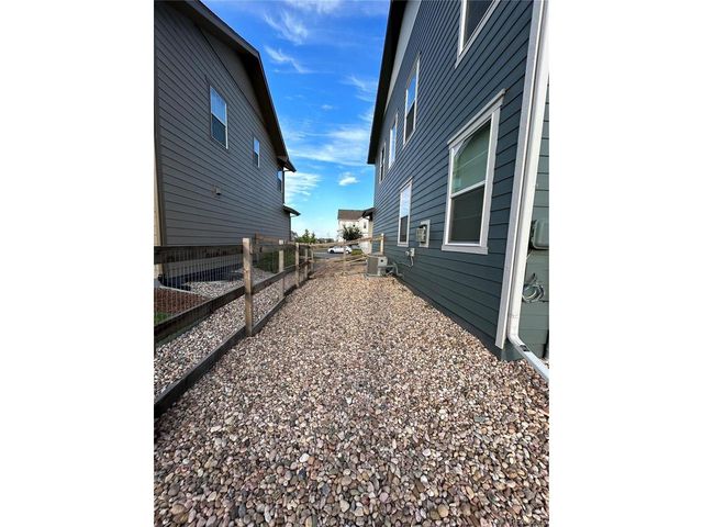 12901 Crane River Dr, Longmont, CO 80504