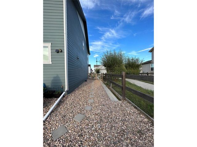 12901 Crane River Dr, Longmont, CO 80504