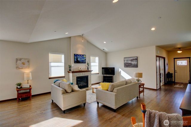 1990 Fraser Avenue, Mount Vernon, WA 98274