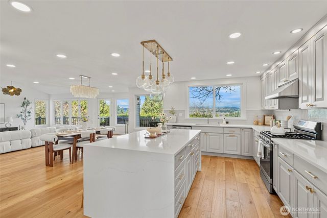 4526 164th Court NE, Redmond, WA 98052